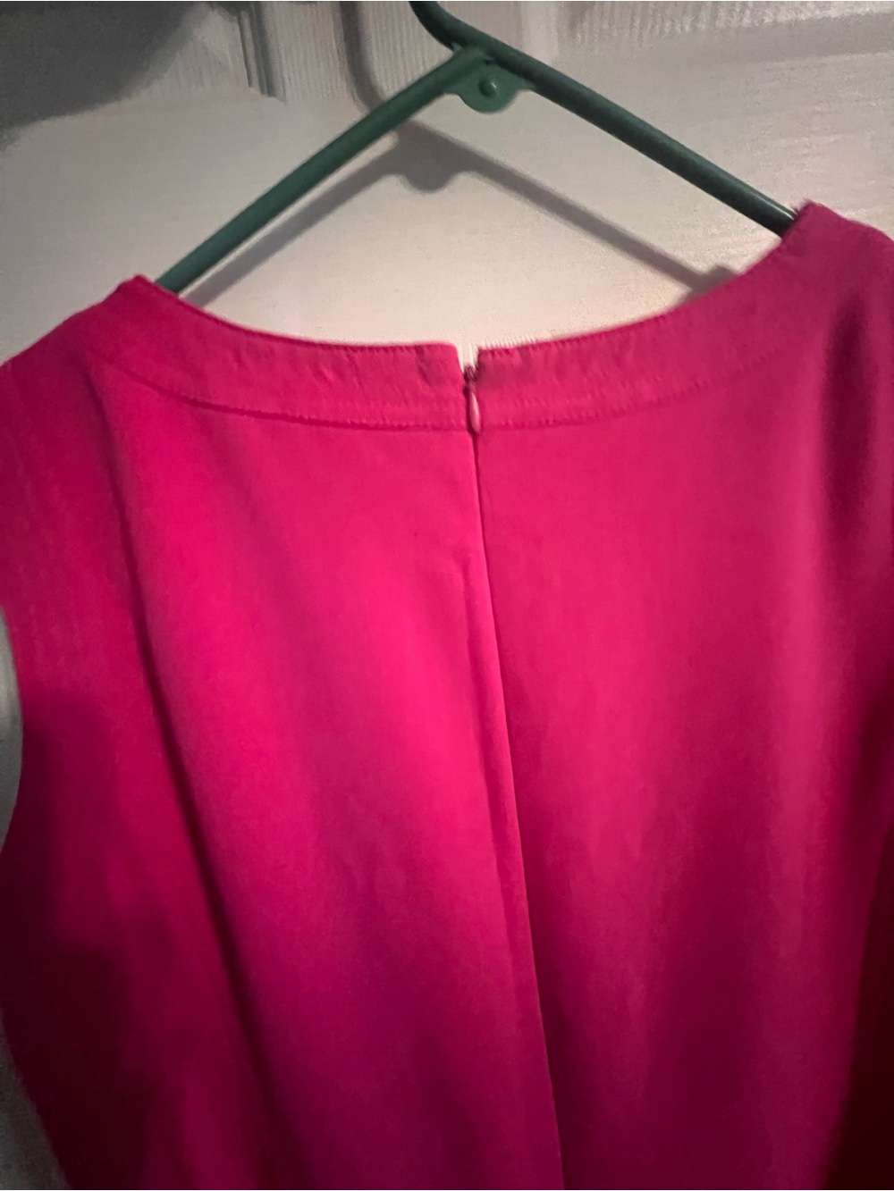 Kasper Sleeveless Shift Dress in Bright Pink - Picture 4 of 5